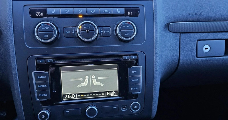 Volkswagen Touran cena 35900 przebieg: 181000, rok produkcji 2013 z Nowe Miasto nad Pilicą małe 562